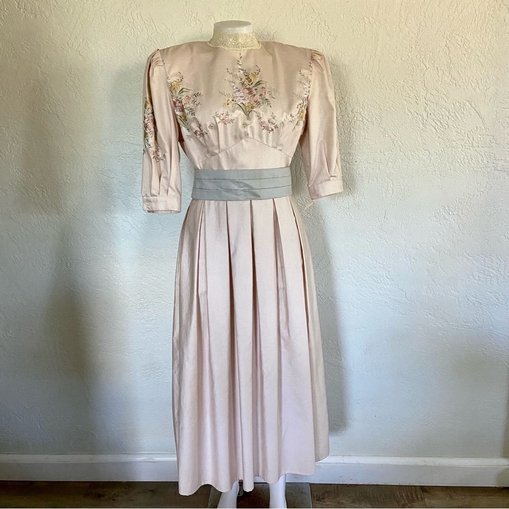 Vintage Dead Stock Donna Morgan 40s 50s Style Dress Floral Embroidered Blush - Picture 1 of 15